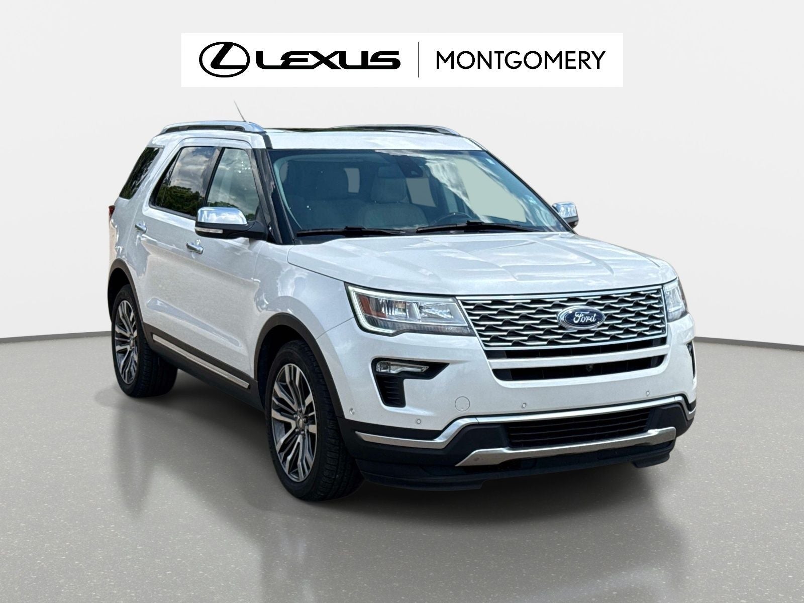 2019 Ford Explorer Platinum in White Platinum Clearcoat Metallic — front three-quarter view